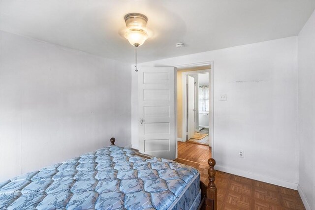 134 Hampton Cir, Hull, MA 02045 - bedroom with baseboards