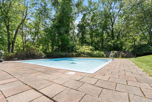 525 Tumbling Hawk Unit 525, Acton, MA 01720 - swimming pool with a patio area