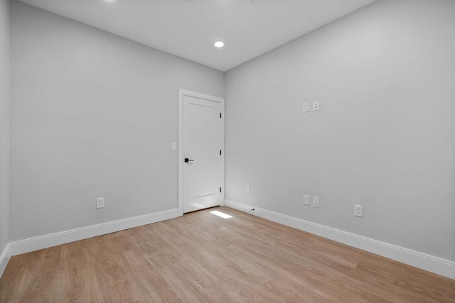 277 Border St Unit 502, Boston, MA 02128 - empty room featuring baseboards, light wood-type flooring, and recessed lighting