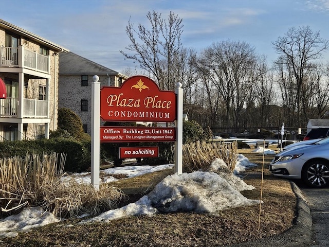 view of community / neighborhood sign