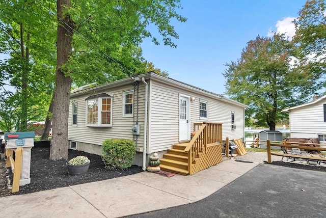 27 Lakeview St, Southwick, MA 01077 - view of front of home with a patio
