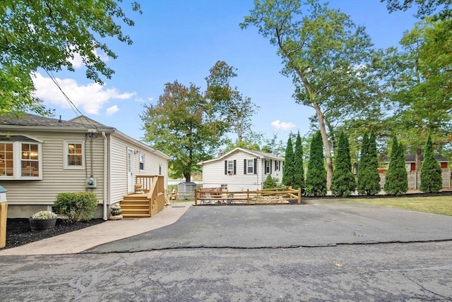 27 Lakeview St, Southwick, MA 01077 - manufactured / mobile home featuring fence