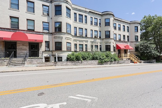 33 Saint Paul St Unit 3, Brookline, MA 02446 - view of building exterior
