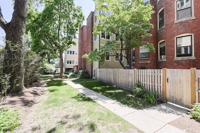 33 Saint Paul St Unit 3, Brookline, MA 02446 - view of fenced front yard