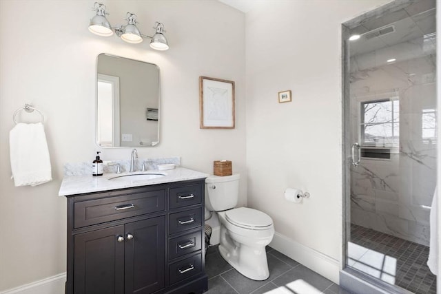 full bath featuring vanity, toilet, a marble finish shower, baseboards, and visible vents