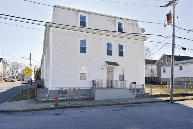 view of front of house