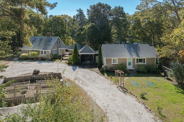 view of front of home featuring a front yard