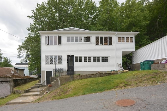 318 Charles St, Fitchburg, MA 01420 - view of front of home with entry steps