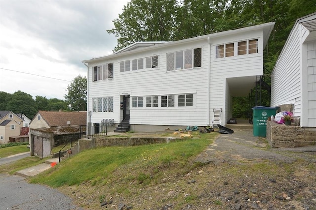 318 Charles St, Fitchburg, MA 01420 - view of front of house featuring entry steps