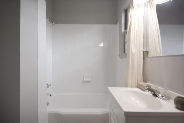 318 Charles St, Fitchburg, MA 01420 - bathroom featuring vanity and tub / shower combination