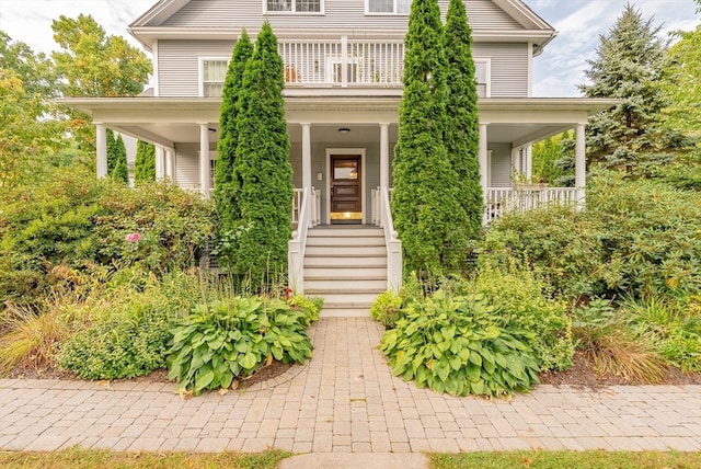 view of front facade with covered porch