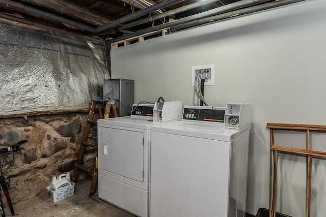 16 Fairfield Ave, Northampton, MA 01062 - laundry room with washing machine and dryer