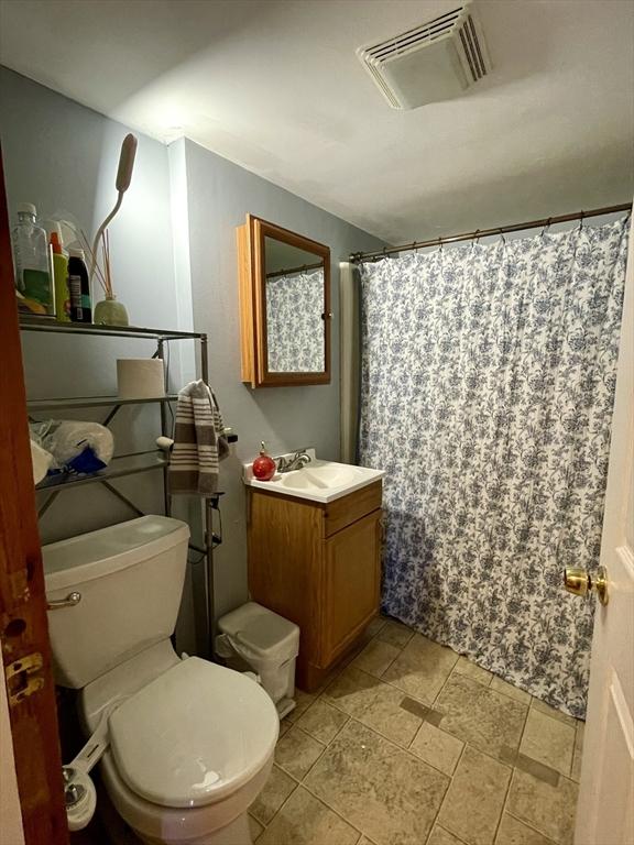 98 Everett St Unit 98, Easthampton, MA 01027 - full bath with vanity and a shower with curtain