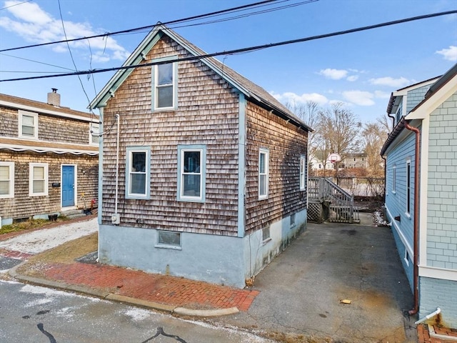 view of front of house featuring entry steps