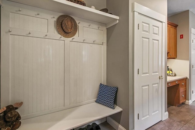 27 Southwick Rd, Sutton, MA 01590 - mudroom featuring baseboards