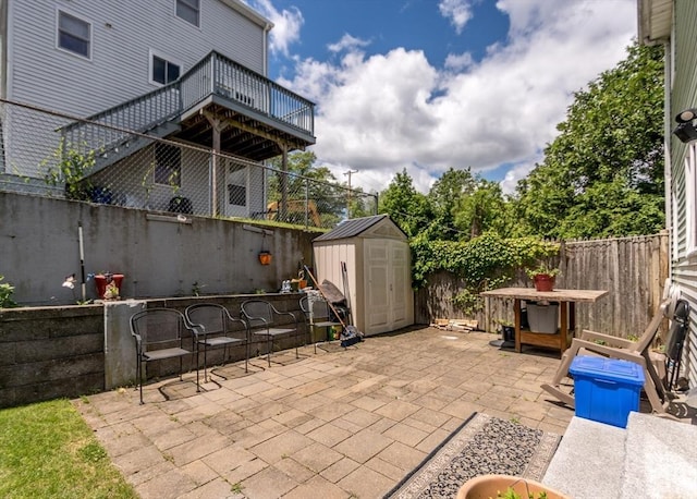 140 College Farm Rd, Waltham, MA 02451 - fenced backyard with a patio