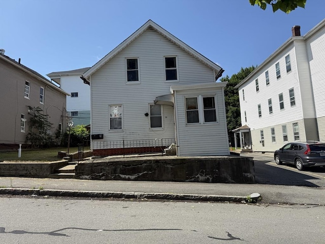 64 Suffolk St, Worcester, MA 01604 - view of traditional-style house