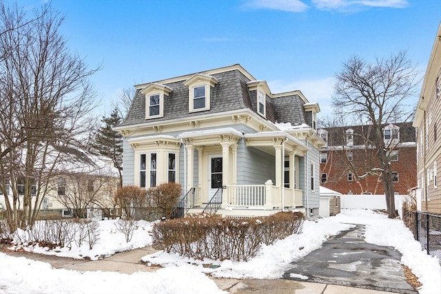 view of front of property