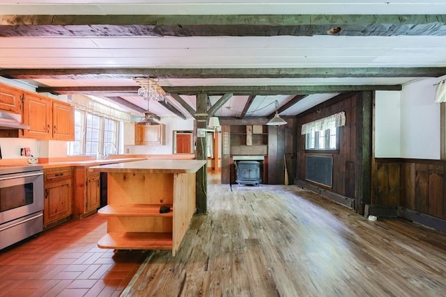 82 Willow St, Foxboro, MA 02035