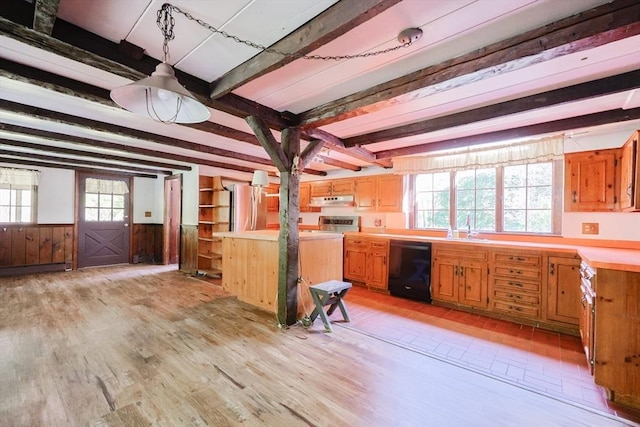 82 Willow St, Foxboro, MA 02035