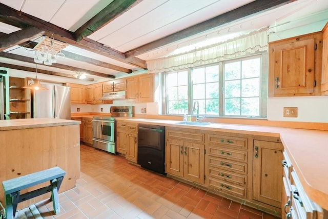 82 Willow St, Foxboro, MA 02035