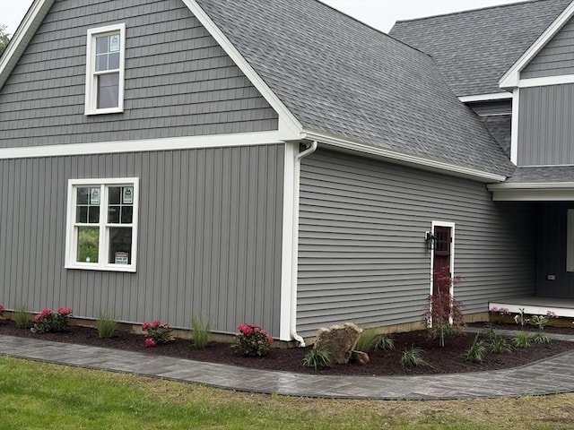 40 Blood Rd, Charlton, MA 01507 - view of side of home