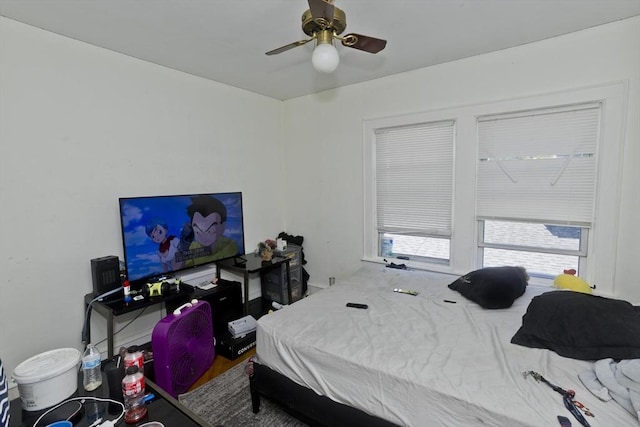 320 Oakland St, Springfield, MA 01108 - bedroom featuring ceiling fan