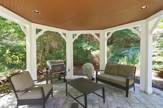 view of patio / terrace featuring outdoor lounge area