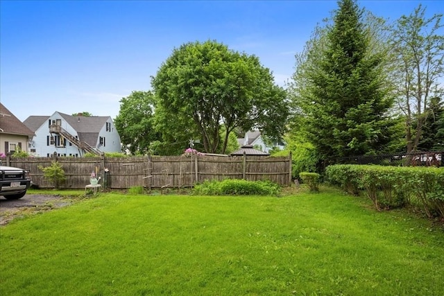 29 Tatman St, Worcester, MA 01607 - view of yard