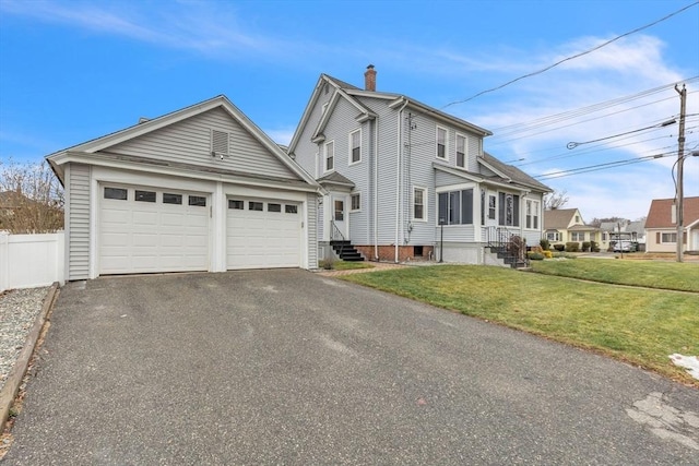 view of front of house featuring a front yard