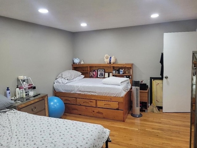 5 Hallmark Gdns Unit 6, Burlington, MA 01803 - bedroom featuring light wood finished floors and recessed lighting