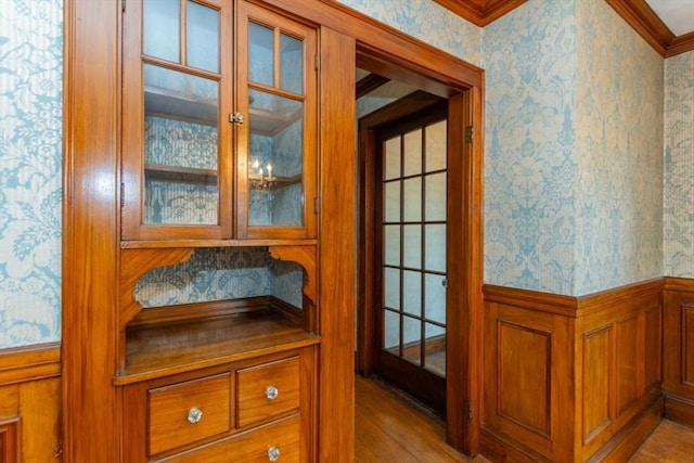 504 Mount Auburn St, Watertown, MA 02472 - detailed view of wallpapered walls, wood finished floors, crown molding, and wainscoting