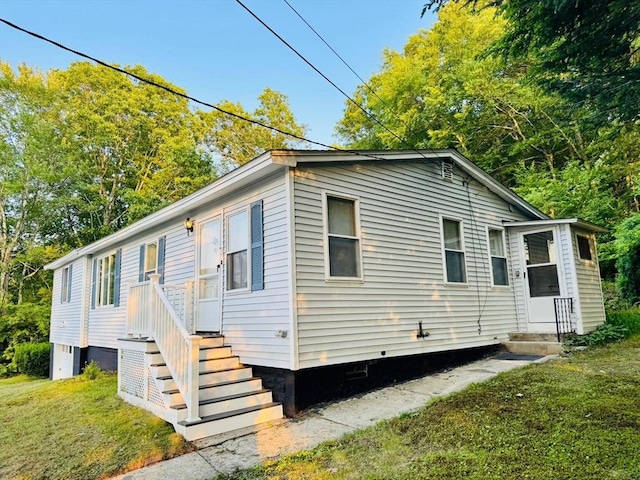 96 Harris St, Methuen, MA 01844 - view of front of property featuring crawl space and a front yard