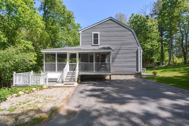 33 Rockmeadow Rd, Uxbridge, MA 01569 - view of front of house featuring a sunroom