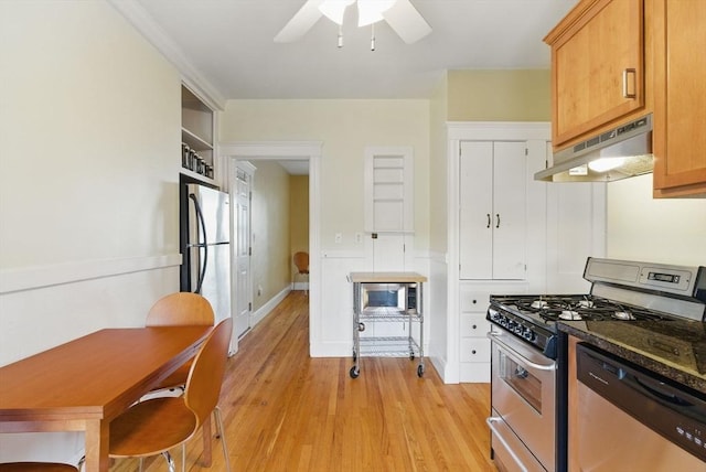 6-R Hazel Ter Unit 6, Salem, MA 01970 - kitchen featuring appliances with stainless steel finishes, under cabinet range hood, light wood-type flooring, and ceiling fan