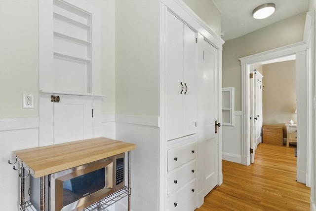 6-R Hazel Ter Unit 6, Salem, MA 01970 - corridor featuring light wood finished floors