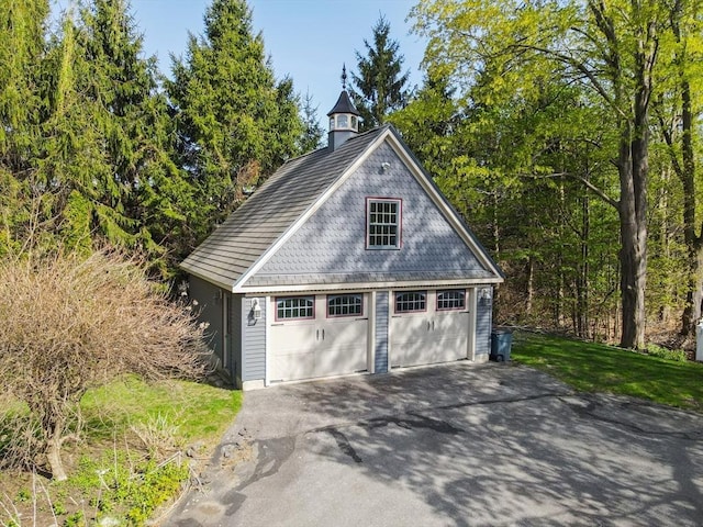 view of detached garage