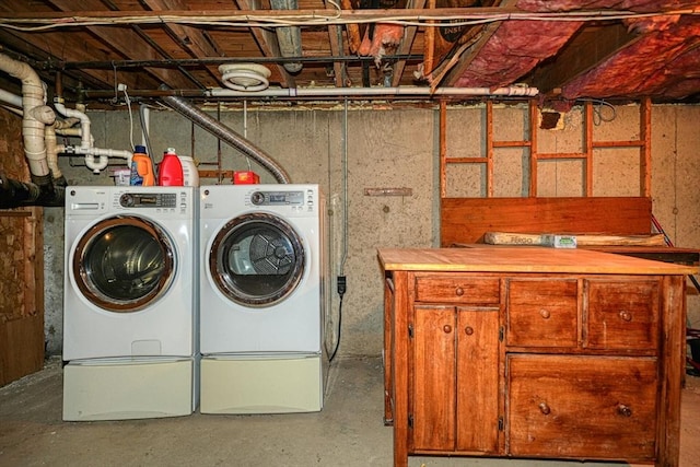 20 Fernglade Rd, Burlington, MA 01803 - clothes washing area with laundry area and washing machine and clothes dryer
