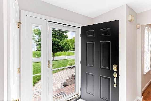 15 Pilgrim Rd, Mansfield, MA 02048 - entrance foyer with baseboards