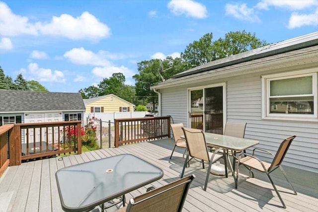 24 Alenclair, Amesbury, MA 01913 - deck with outdoor dining area