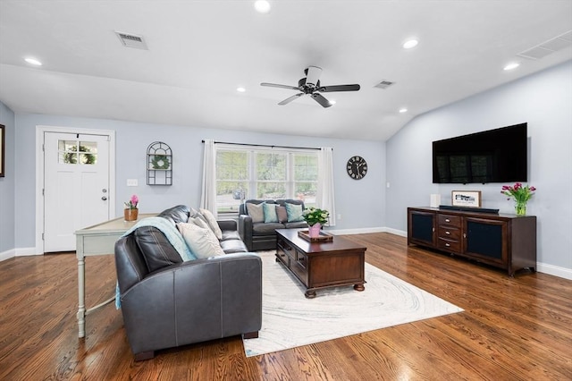 living area featuring ceiling fan, baseboards, visible vents, and recessed lighting