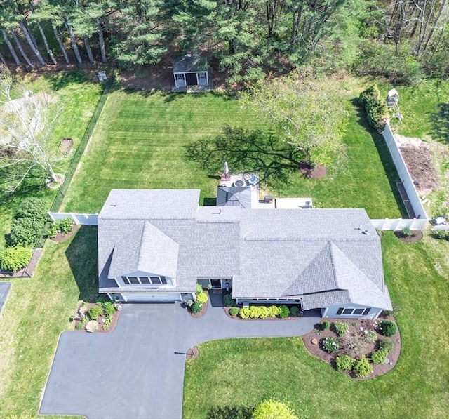 aerial view of property and surrounding area