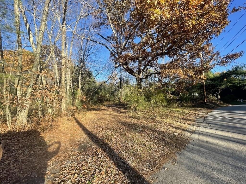 80 Barnett Rd, Sutton, MA 01590