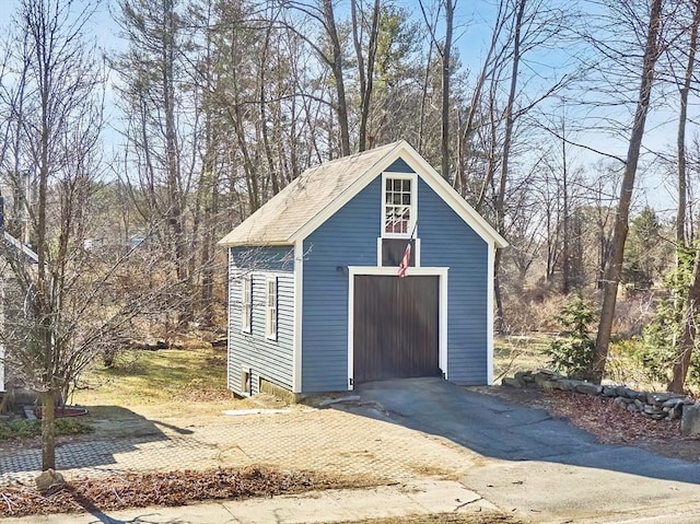 detached garage with driveway