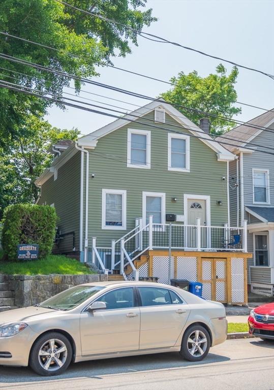 33 Williams St, New London, CT 06320 - view of front of house featuring stairway