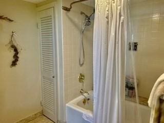 40 Village Rd Unit 606, Middleton, MA 01949 - full bathroom featuring shower / tub combo with curtain