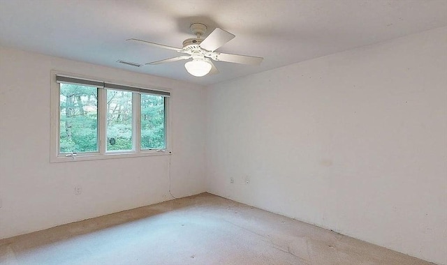 33 Cobblestone Ln Unit 33, Worcester, MA 01606 - unfurnished room with a ceiling fan and light colored carpet