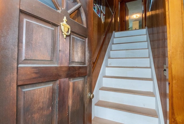 30 Everett St, Woburn, MA 01801 - view of staircase
