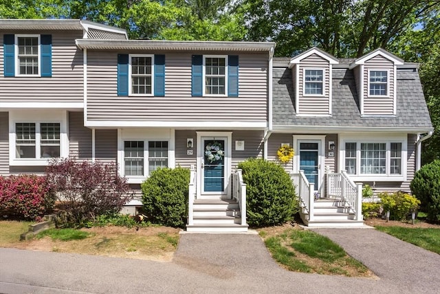 29 Benjamin Landing Ln Unit 29, Franklin, MA 02038 - multi unit property featuring a shingled roof