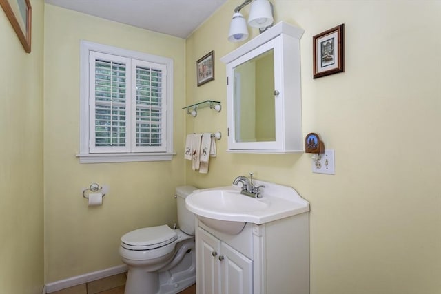 29 Benjamin Landing Ln Unit 29, Franklin, MA 02038 - bathroom with vanity, toilet, and baseboards